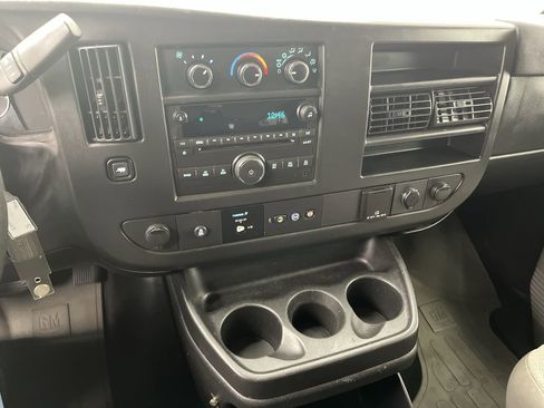 Used 2017 Chevrolet Express 3500 LT w/ LT Preferred Equipment Group image 5