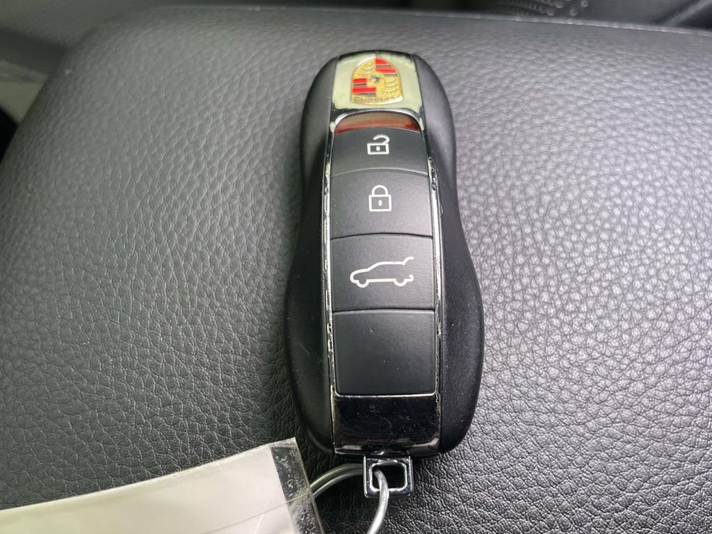 Certified 2023 Porsche Panamera 4 AWD/4WD image 91