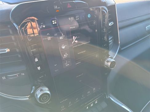 Used 2025 RAM 1500 Laramie image 30