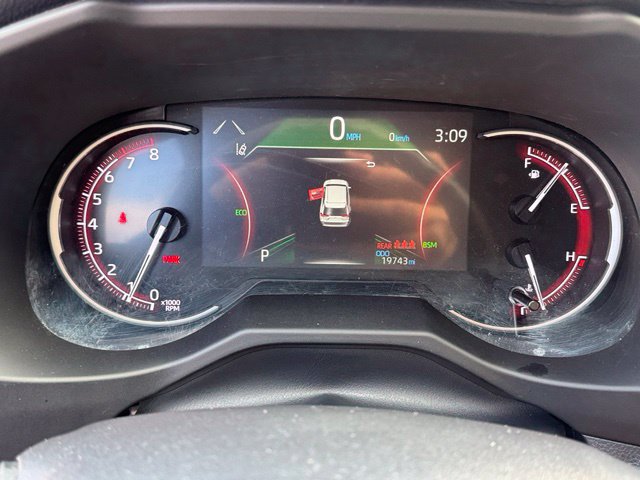 Used 2024 Toyota RAV4 XLE w/ Convenience Package FWD image 14
