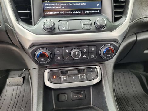 Used 2022 GMC Acadia SLE w/ Driver Convenience Package FWD image 22