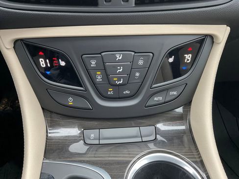 Used 2020 Buick Envision Premium image 9