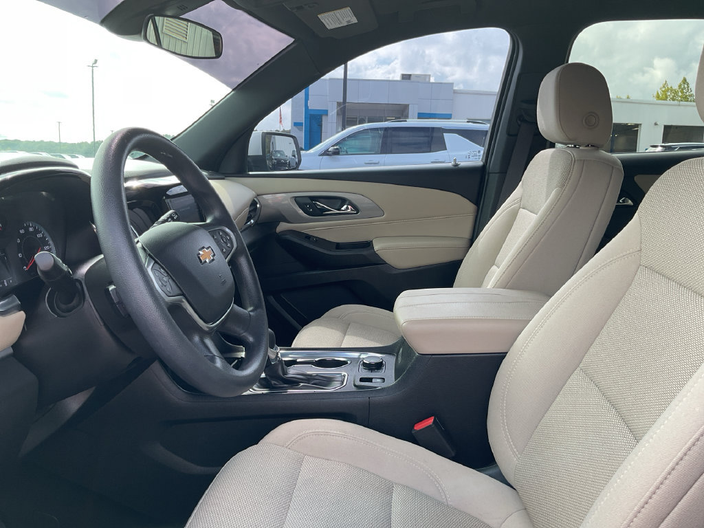 Used 2024 Chevrolet Traverse LS w/ Safety Package AWD/4WD image 13