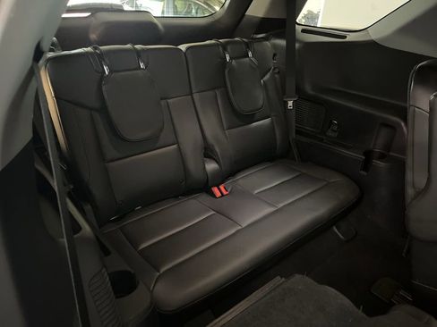 Used 2022 Ford Explorer XLT w/ Equipment Group 202A AWD/4WD image 21