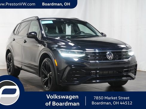 Certified 2023 Volkswagen Tiguan SE R-Line image 1