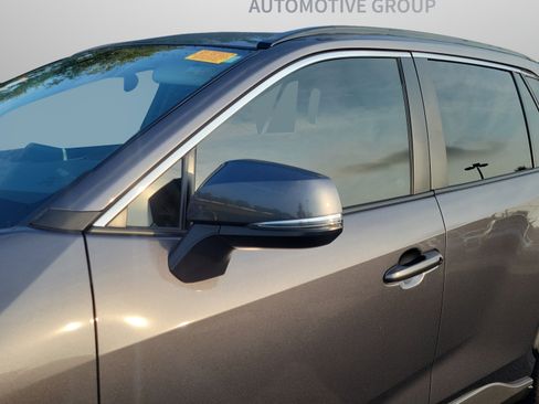 Used 2025 Toyota RAV4 XLE w/ Convenience Package FWD image 29