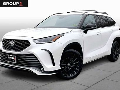 Used 2023 Toyota Highlander XSE