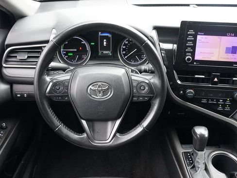 Used 2022 Toyota Camry SE w/ Convenience Package FWD image 38