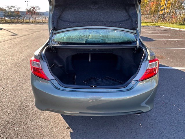 Used 2012 Toyota Camry XLE w/ Leather Pkg FWD image 17