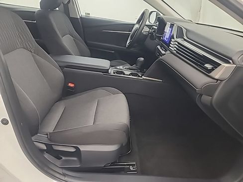 Used 2025 Toyota Camry SE FWD image 16