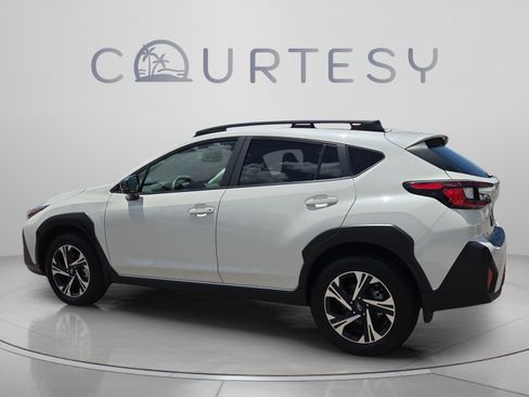 Used 2024 Subaru Crosstrek 2.0i Premium AWD/4WD image 3