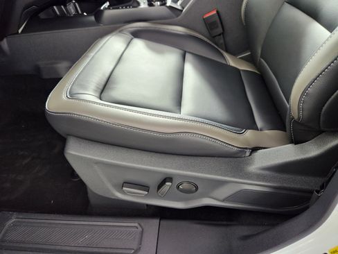 New 2026 Ford Bronco Outer Banks image 13