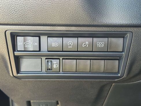 Used 2025 Toyota Tundra SR5 AWD/4WD image 19