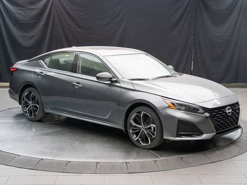 New 2025 Nissan Altima 2.5 SR w/ SR Premium Package image 2