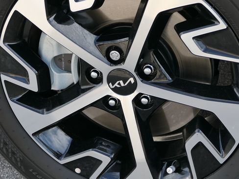Used 2023 Kia Sportage EX image 11