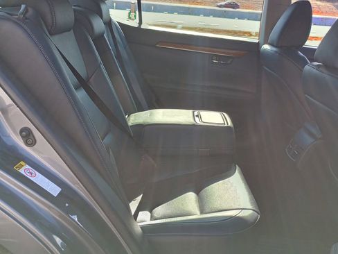 Used 2013 Lexus ES 300h image 21