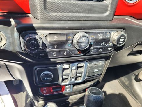 Used 2020 Jeep Gladiator Rubicon w/ LED Lighting Group image 18