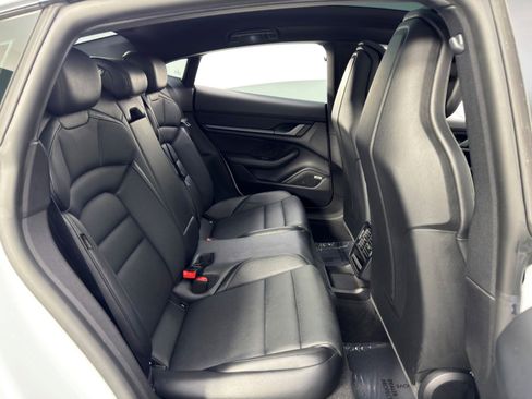 Used 2022 Porsche Taycan image 39