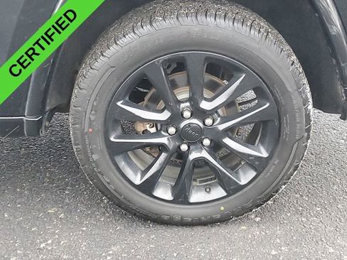 Used 2018 Jeep Grand Cherokee Altitude image 38