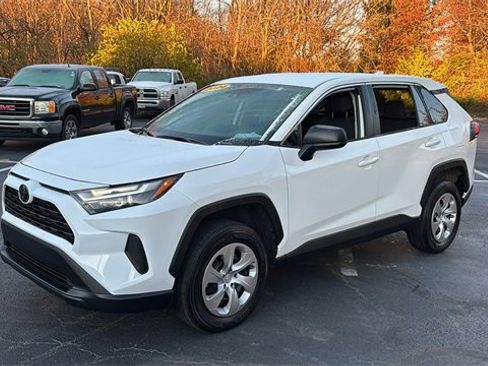 Used 2024 Toyota RAV4 LE image 34