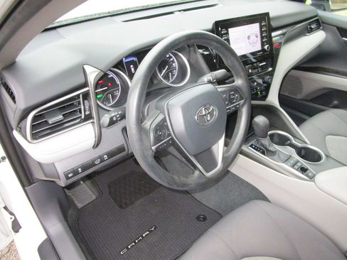 Used 2022 Toyota Camry LE image 18