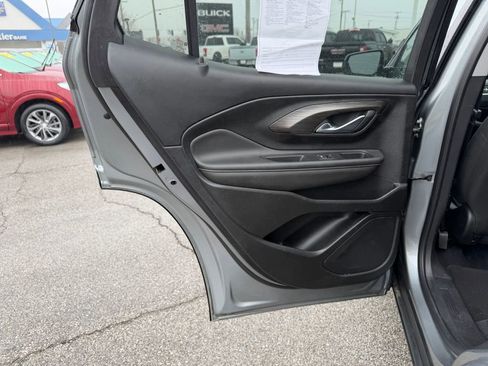 Used 2023 GMC Terrain SLE w/ Driver Convenience Package image 25