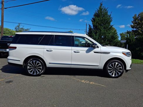 Used 2024 Lincoln Navigator L Reserve AWD/4WD image 10