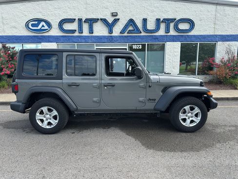 Used 2022 Jeep Wrangler Unlimited Sport AWD/4WD image 3