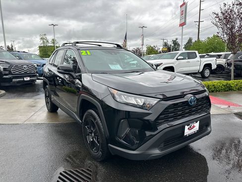 Certified 2021 Toyota RAV4 LE AWD/4WD image 7