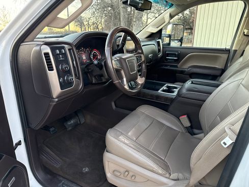 Used 2015 GMC Sierra 3500 Denali w/ Duramax Plus Package image 8