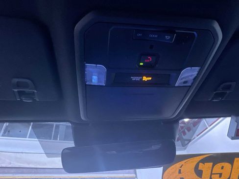 Used 2024 Toyota Tacoma TRD Off-Road image 31