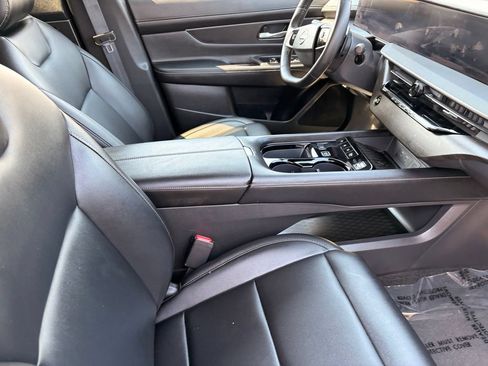 Certified 2025 Nissan Murano SV w/ Cargo Package AWD/4WD image 11