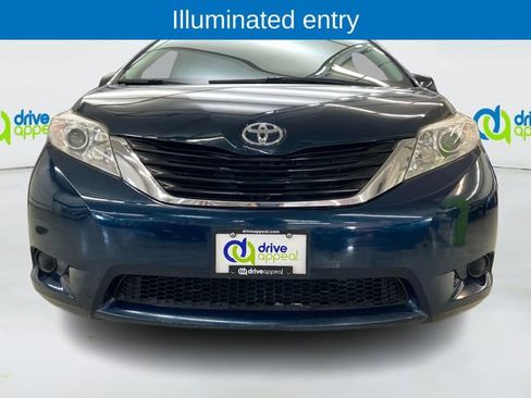 Used 2011 Toyota Sienna LE image 14