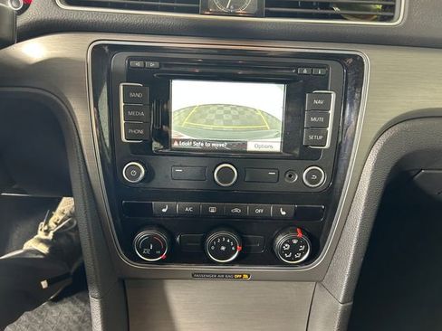 Used 2015 Volkswagen Passat 1.8T SE image 23