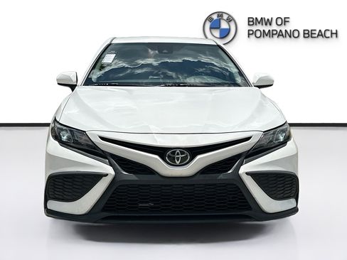 Used 2021 Toyota Camry SE FWD image 2