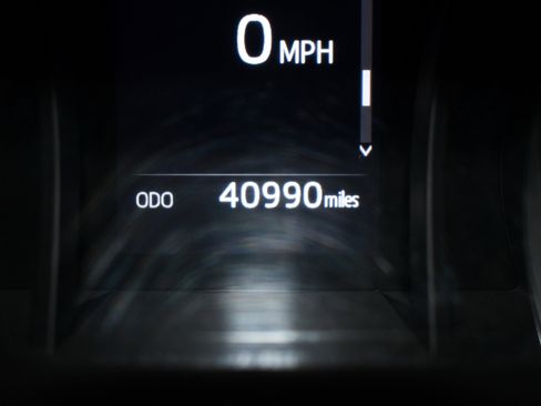 Used 2021 Toyota Camry LE image 26