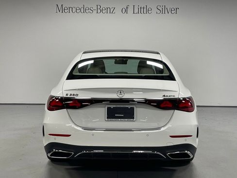Used 2026 Mercedes-Benz E 350 4MATIC Sedan image 4