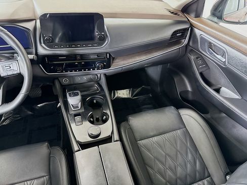 Used 2021 Nissan Rogue Platinum image 28