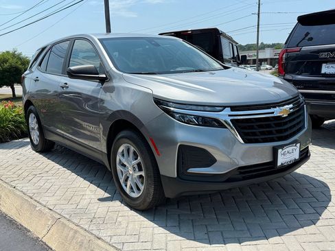 Certified 2023 Chevrolet Equinox LS w/ LS Convenience Package AWD/4WD image 1