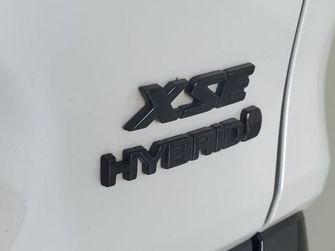 Used 2024 Toyota RAV4 XSE AWD/4WD image 10