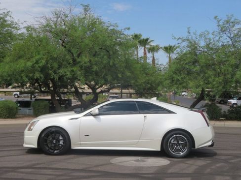 Used 2013 Cadillac CTS V RWD image 2