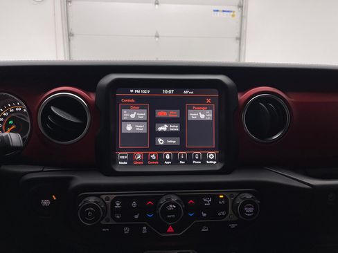Used 2023 Jeep Wrangler Unlimited Rubicon w/ Xtreme 35 Tire Package AWD/4WD image 28