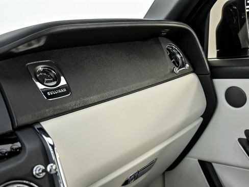 Used 2019 Rolls-Royce Cullinan image 37