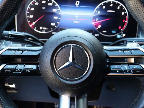 Used 2023 Mercedes-Benz C 300 Sedan image 31