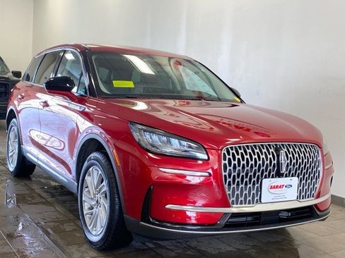 Used 2024 Lincoln Corsair AWD image 2