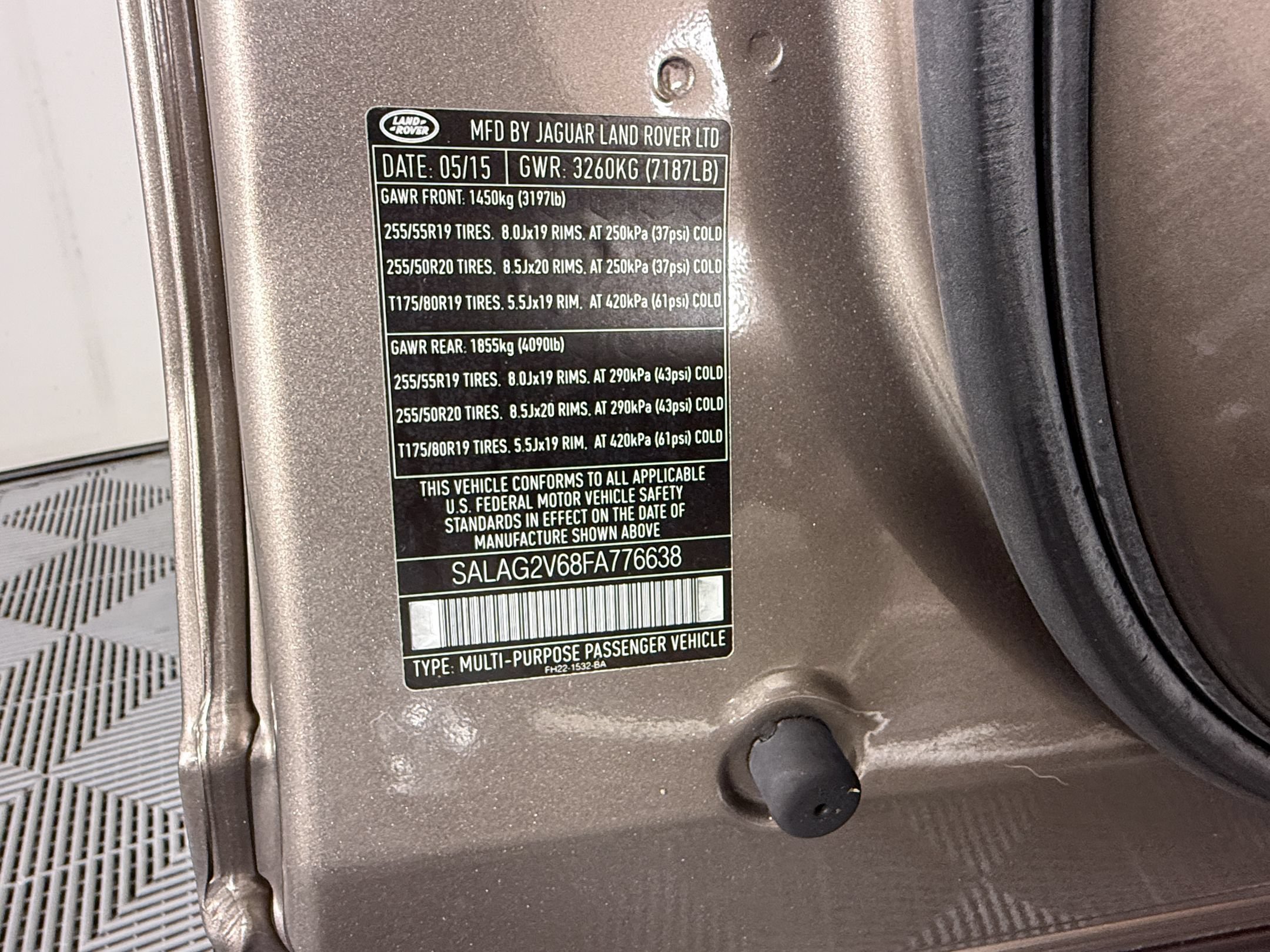 Used 2015 Land Rover LR4 HSE AWD/4WD image 22