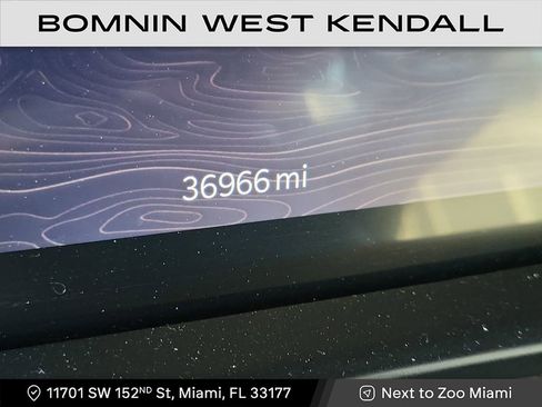 Used 2023 Jeep Grand Cherokee Limited image 12