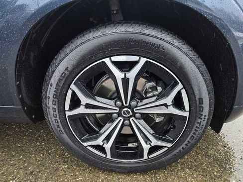 Used 2022 Volvo XC60 B5 Momentum w/ Climate Package image 9