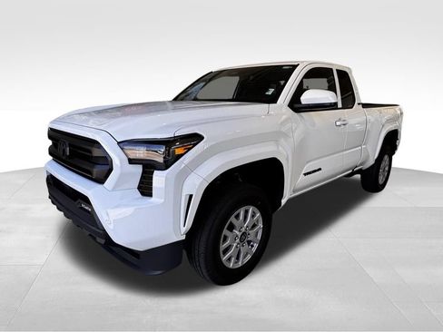 Used 2026 Toyota Tacoma SR5 AWD/4WD image 3