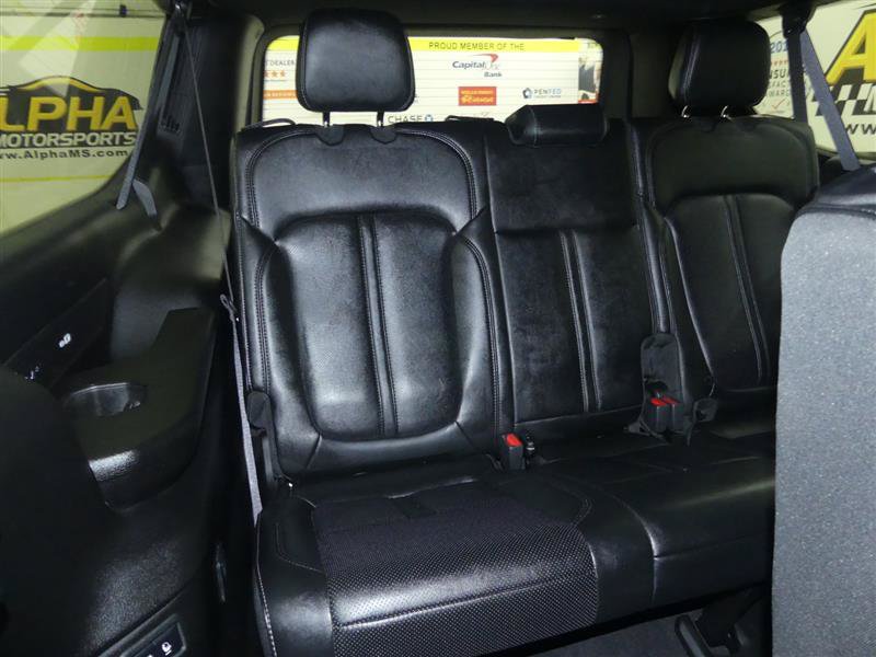 Used 2025 Jeep Wagoneer L Series II w/ 8-pass Seating Package AWD/4WD image 29